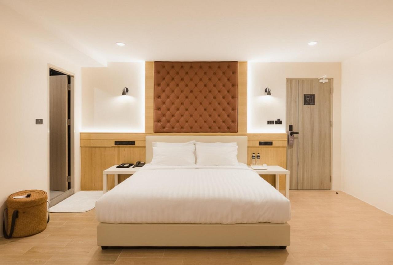 Heaven Boutique Hotel バンコク都 エクステリア 写真